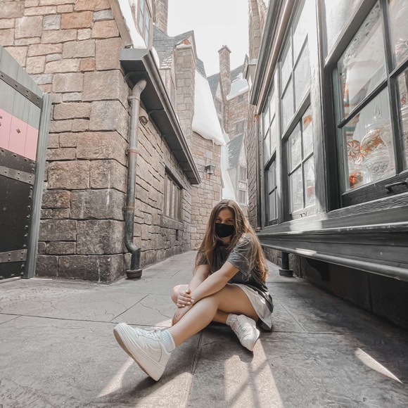 Meet your Posher, Avery - Picture 1 of 1